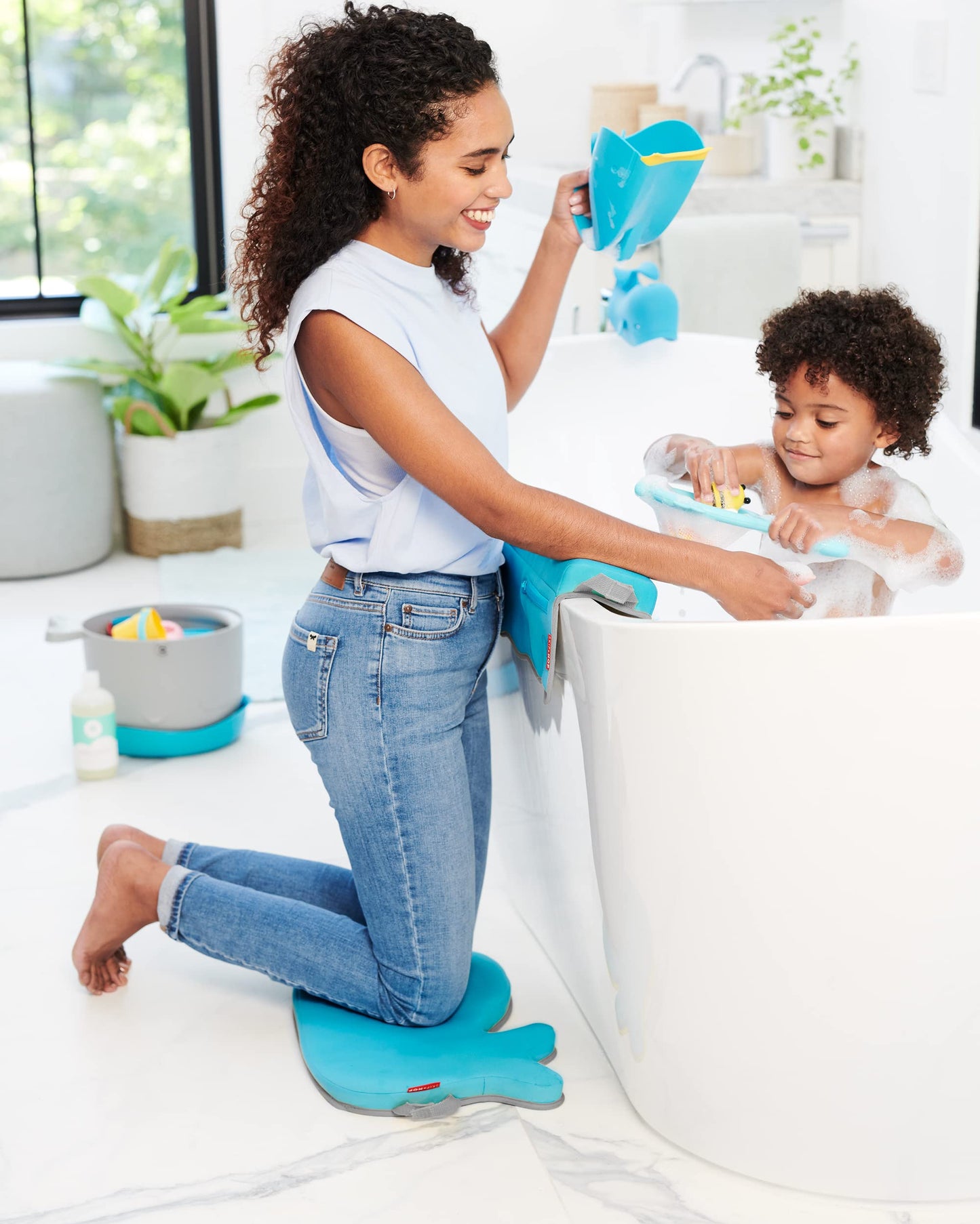 Skip Hop Baby Bath Rinse Cup, Moby Tear-Free Waterfall Rinser, Blue